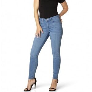 𝅺YEST Denim “Joy” Light Blue Jeans Waist 28”